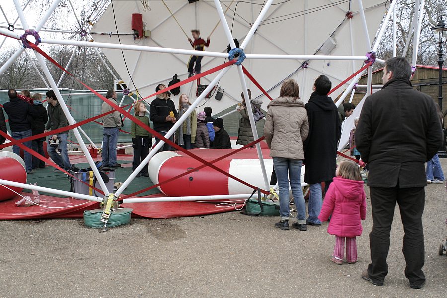 London - A City and its People - Hyde Park - 'Winter Wonderland' 2007/08 - A photographic study by Christopher John Ball - Photographer and Writer