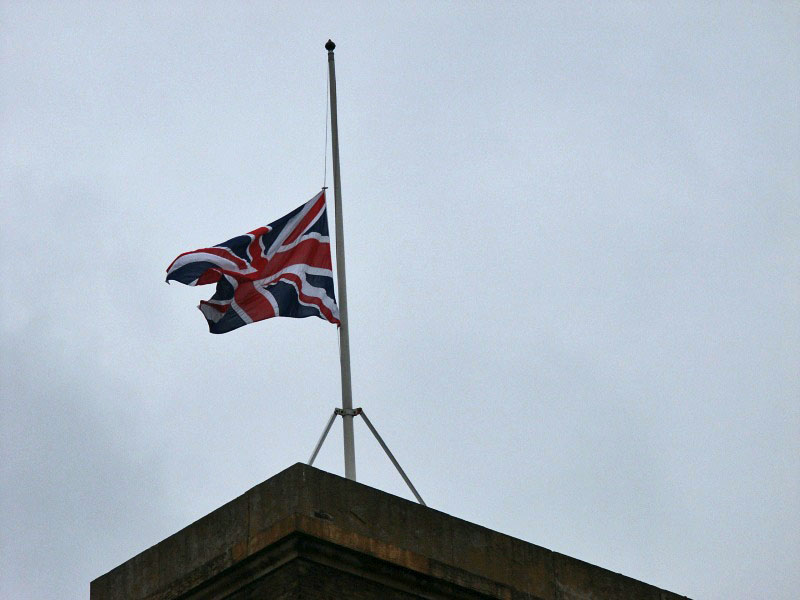 London - A City and its People - Terrorist Bombings, Kings Cross, 8th July 2005 - Terrorist Bombings, Kings Cross, 7th July 2005 - A photographic study by Christopher John Ball - Photographer and Writer